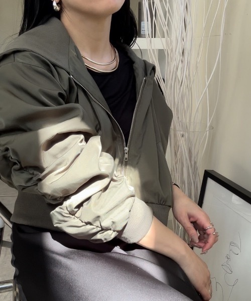 ULEULA（ウルア）の「ビック襟スタンドショートブルゾン（ブルゾン・レディース・ブラック/アイボリー/カーキ・FREE）」の10枚目の写真