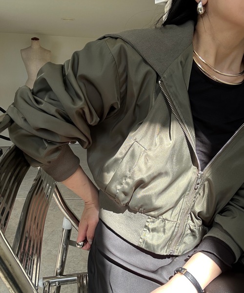 ULEULA（ウルア）の「ビック襟スタンドショートブルゾン（ブルゾン・レディース・ブラック/アイボリー/カーキ・FREE）」の20枚目の写真