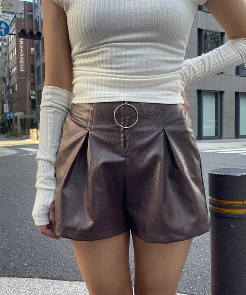 SPIGA（スピーガ）の「ﾌｪｲｸﾚｻﾞｰﾌﾛﾝﾄZIPｼｮｰﾄﾊﾟﾝﾂ（その他パンツ・レディース・ブラウン/ブラック・MEDIUM/SMALL）」の3枚目の写真