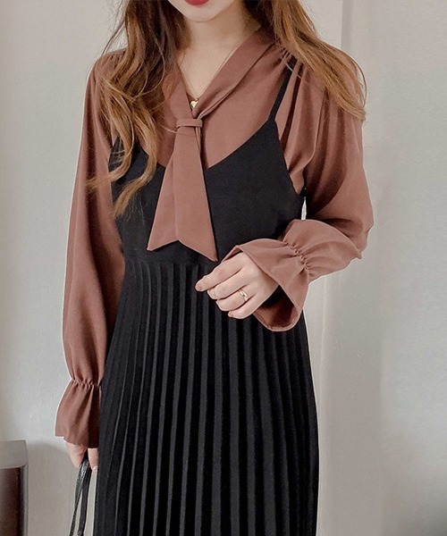 Miniministore(ミニミニストア)の「プリーツ キャミソールワンピース(ワンピース・レディース・ブルー/ブラック/ブラウン・M/L/S)」の7枚目の写真