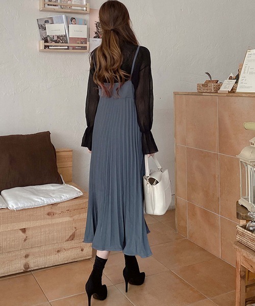 Miniministore(ミニミニストア)の「プリーツ キャミソールワンピース(ワンピース・レディース・ブルー/ブラック/ブラウン・M/L/S)」の17枚目の写真