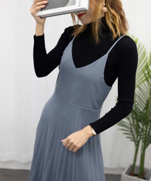 Miniministore(ミニミニストア)の「プリーツ キャミソールワンピース(ワンピース・レディース・ブルー/ブラック/ブラウン・M/L/S)」の21枚目の写真