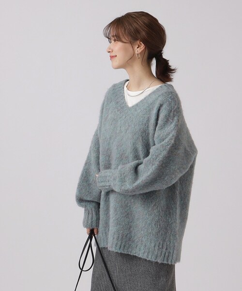 Cutie Blonde（キューティーブロンド）の「◆【レイヤードが楽しめる】ふわふわMIX Vネック ゆるニット（ニット/セーター・レディース・ダークブラウン/ブラウン系その他/ライトパープル/グリーン/ナチュラル・00）」の8枚目の写真