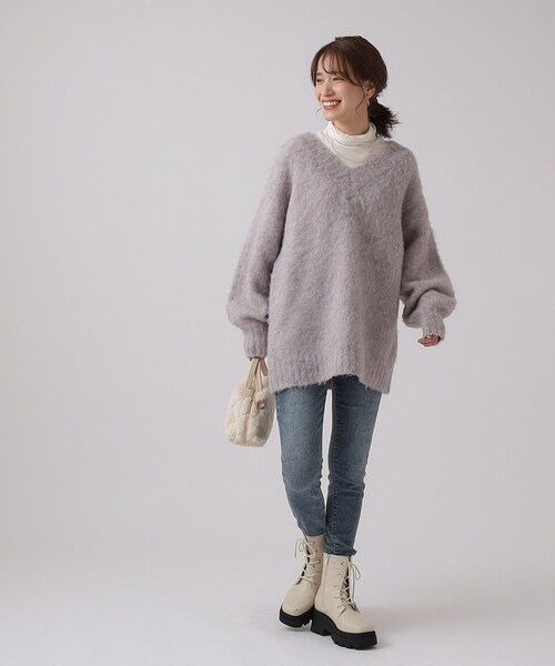 Cutie Blonde（キューティーブロンド）の「◆【レイヤードが楽しめる】ふわふわMIX Vネック ゆるニット（ニット/セーター・レディース・ダークブラウン/ブラウン系その他/ライトパープル/グリーン/ナチュラル・00）」の18枚目の写真