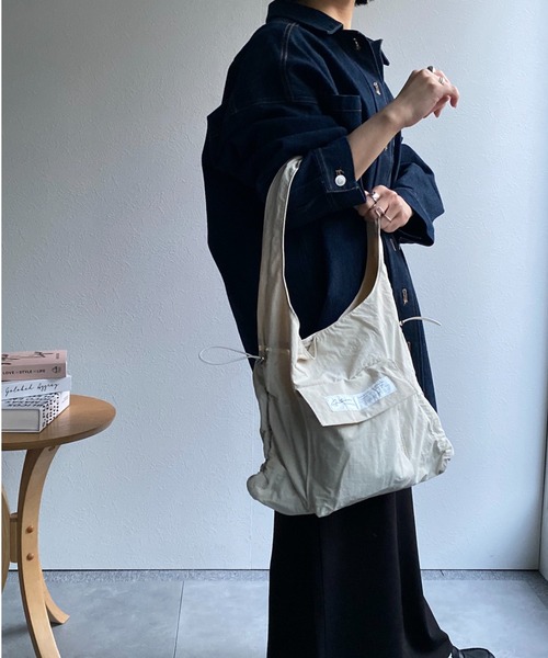 sakishimatokyo(サキシマトーキョー)の「<撥水加工つき>【軽量】ドロストトートバッグ/バック/BAG(トートバッグ・レディース・ブラック/アイボリー/グレー/ブルー・FREE)」の12枚目の写真
