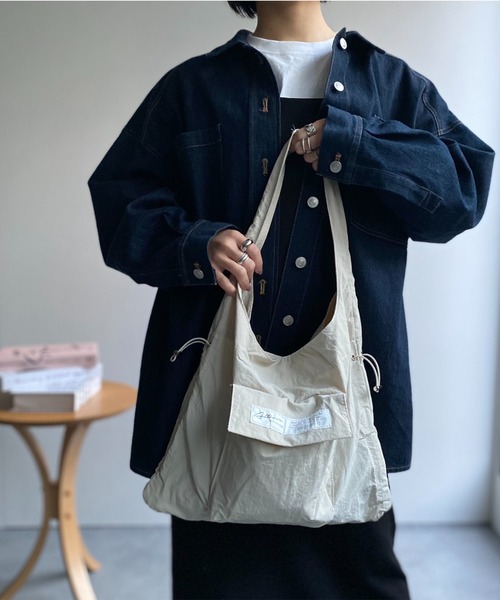 sakishimatokyo(サキシマトーキョー)の「<撥水加工つき>【軽量】ドロストトートバッグ/バック/BAG(トートバッグ・レディース・ブラック/アイボリー/グレー/ブルー・FREE)」の13枚目の写真