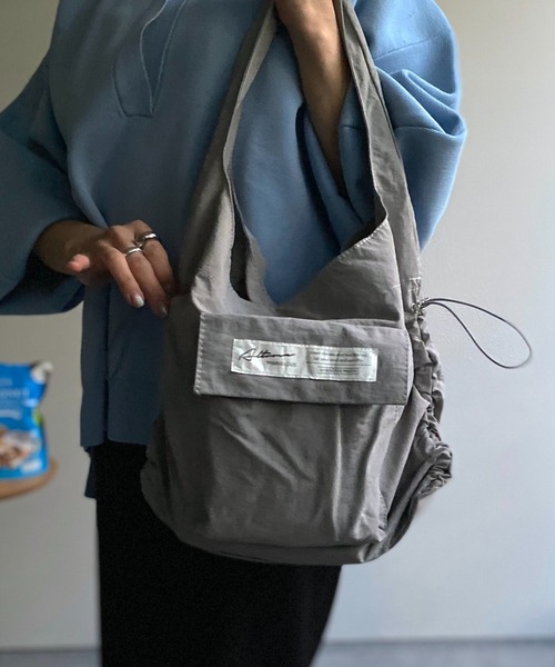 sakishimatokyo(サキシマトーキョー)の「<撥水加工つき>【軽量】ドロストトートバッグ/バック/BAG(トートバッグ・レディース・ブラック/アイボリー/グレー/ブルー・FREE)」の21枚目の写真