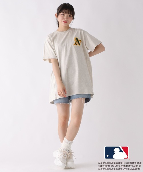 repipi armario（レピピ アルマリオ）の「【MLB】ワッペンミニワンピース（ワンピース・キッズ・オートミール/グレー/ブラック・MEDIUM/LARGE）」の3枚目の写真