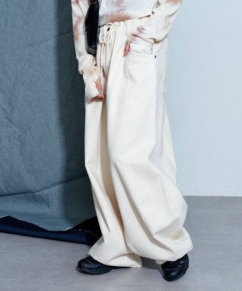 CONES BOSS（コーンズボス）の「【ユニセックス】【CONESBOSS/コーンズボス】ワイドカーブデニムパンツ（デニムパンツ・レディース・ホワイト/グレー/サックスブルー・SMALL/MEDIUM/LARGE）」の16枚目の写真