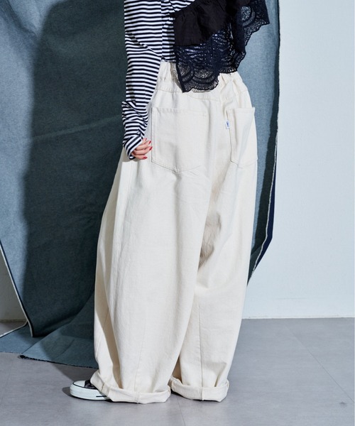 CONES BOSS（コーンズボス）の「【ユニセックス】【CONESBOSS/コーンズボス】ワイドカーブデニムパンツ（デニムパンツ・レディース・ホワイト/グレー/サックスブルー・SMALL/MEDIUM/LARGE）」の11枚目の写真