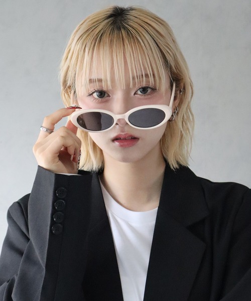 BARELY BLUE(ベアリーブルー)の「【 BARELY BLUE / ベアリーブルー 】 オーバルフレーム UVカット サングラス(サングラス・レディース・ブラック/ブラウン/ホワイト・FREE)」の2枚目の写真