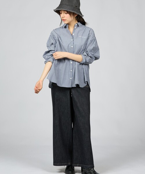 To b. by agnes b.（トゥービーバイアニエスベー）の「ストライプ コットン ロングスリーブ シャツ（シャツ/ブラウス・レディース・ネイビー・40/38/36）」の7枚目の写真