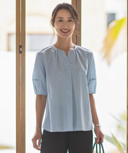J.PRESS Ladies（J.プレス レディス）の「【洗える】BEZ空羽ストライプ クルーネック V開き ブラウス（シャツ/ブラウス・レディース・ネイビー系1/ターコイズブルー系1/イエロー系1/ホワイト系1・XS）」の3枚目の写真