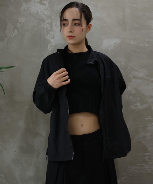 aimoha(アイモハ)の「スタンドネックブルゾン(ブルゾン・レディース・ベージュ/ブラック・LARGE/MEDIUM/SMALL)」の5枚目の写真