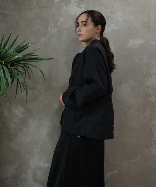 aimoha(アイモハ)の「スタンドネックブルゾン(ブルゾン・レディース・ベージュ/ブラック・LARGE/MEDIUM/SMALL)」の8枚目の写真