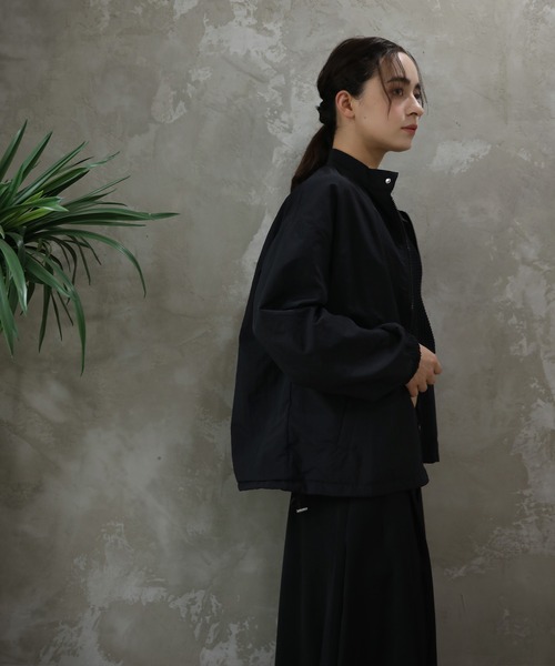 aimoha(アイモハ)の「スタンドネックブルゾン(ブルゾン・レディース・ベージュ/ブラック・LARGE/MEDIUM/SMALL)」の9枚目の写真
