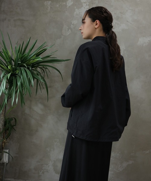 aimoha(アイモハ)の「スタンドネックブルゾン(ブルゾン・レディース・ベージュ/ブラック・LARGE/MEDIUM/SMALL)」の10枚目の写真