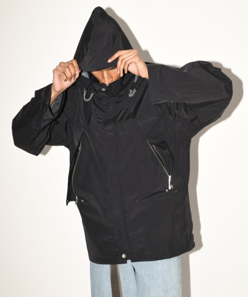 美品　定価2.5万　BRIEFING フード付き黒ジャケット　パーカー 美品 定価2.5万 BRIEFING フード付き黒ジャケット パーカー