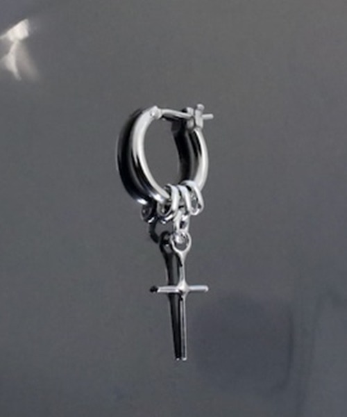 THE MILES(ザ マイルズ)の「GODSIZE ゴッドサイズ THIN HOOP with OVAL & CROSS シンフープ ウィズ オーバル & クロス(ピアス(片耳用)・メンズ・シルバー・FREE)」の3枚目の写真
