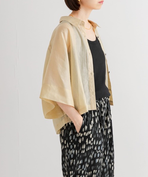 URBAN RESEARCH（アーバンリサーチ）の「『MADE IN JAPAN』フレアスリーブシアーシャツ（シャツ/ブラウス・レディース・ブルー系その他/ベージュ系その他/ブラウン・FREE）」の2枚目の写真