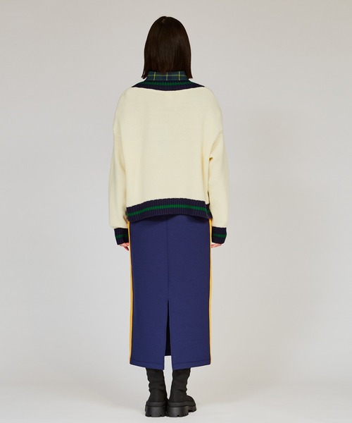 Champion（チャンピオン）の「【Champion/チャンピオン】レディース Vネックセーター（ニット/セーター・レディース・オフホワイト/ダークネイビー/ダークグリーン/ライトブラウン・MEDIUM/LARGE）」の11枚目の写真