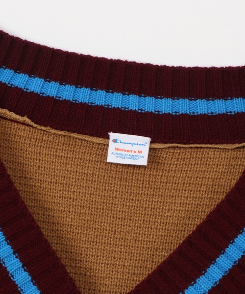 Champion（チャンピオン）の「【Champion/チャンピオン】レディース Vネックセーター（ニット/セーター・レディース・オフホワイト/ダークネイビー/ダークグリーン/ライトブラウン・MEDIUM/LARGE）」の18枚目の写真