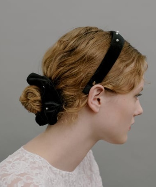 IRIS47(イリスフォーセブン)の「【IRIS 47】grace wide headband/グレース ワイド ヘッドバンド(カチューシャ・レディース・ブラック系・FREE)」の7枚目の写真