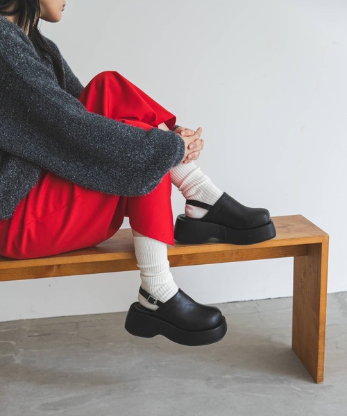 bohmal(ボマール)の「厚底サボサンダル(パンプス・レディース・ブラック・SMALL/MEDIUM/LARGE)」の7枚目の写真