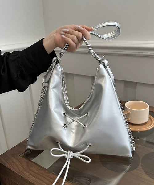 shopnikoniko(ショップニコニコ)の「2way レースアップリボン ショルダーバッグ(ショルダーバッグ・レディース・ブラック/ホワイト/シルバー・フリー)」の4枚目の写真