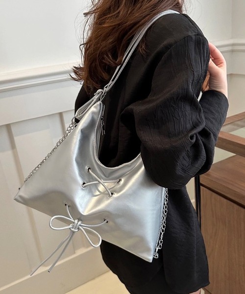 shopnikoniko(ショップニコニコ)の「2way レースアップリボン ショルダーバッグ(ショルダーバッグ・レディース・ブラック/ホワイト/シルバー・フリー)」の6枚目の写真