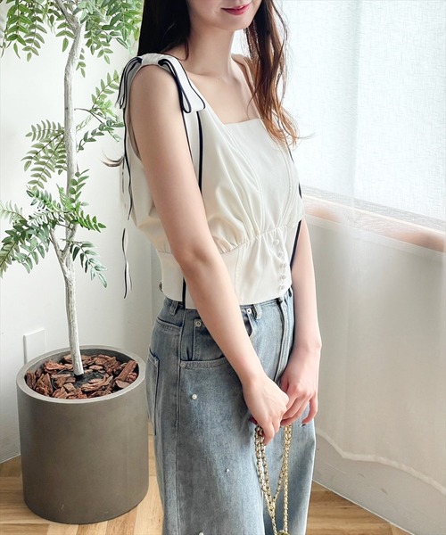 clear（クリア）の「ウエストリブ切替肩リボンノースリーブブラウス（シャツ/ブラウス・レディース・オフホワイト/ブラック/ブラウン・F）」の20枚目の写真