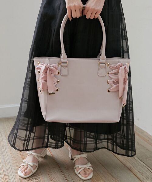 MAJESTIC LEGON(マジェスティックレゴン)の「サイドレースアップトート(トートバッグ・レディース・ピンク/ブラック/グレイッシュベージュ・FREE)」の3枚目の写真