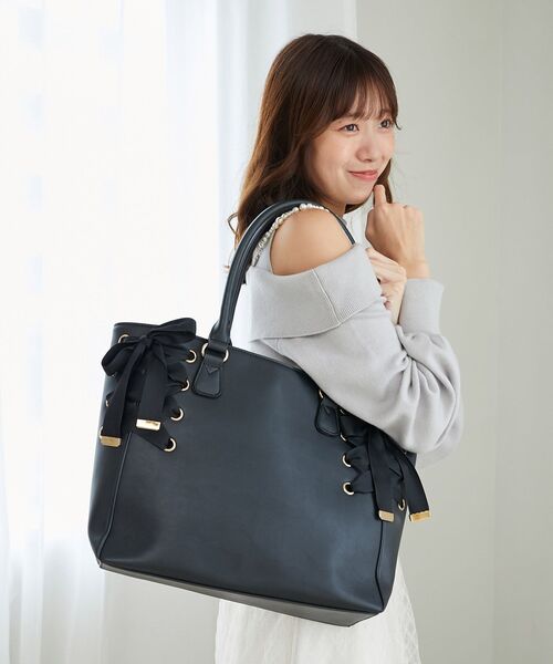 MAJESTIC LEGON(マジェスティックレゴン)の「サイドレースアップトート(トートバッグ・レディース・ピンク/ブラック/グレイッシュベージュ・FREE)」の18枚目の写真