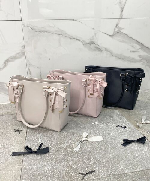 MAJESTIC LEGON(マジェスティックレゴン)の「サイドレースアップトート(トートバッグ・レディース・ピンク/ブラック/グレイッシュベージュ・FREE)」の15枚目の写真