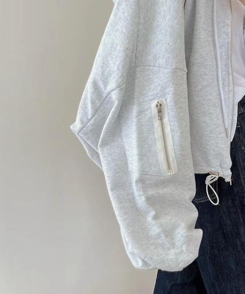 deux amour（ドゥーザムール）の「ドロストショートジップパーカー（パーカー・レディース・ライトグレー/グレー・FREE）」の6枚目の写真