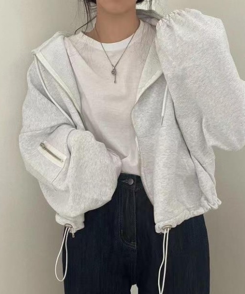 deux amour（ドゥーザムール）の「ドロストショートジップパーカー（パーカー・レディース・ライトグレー/グレー・FREE）」の3枚目の写真