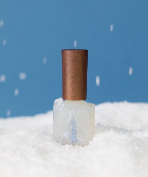 rihka（リーカ）の「nail polish（マニキュア/ジェルネイル・レディース・bare/bisous/blush/bon bon/calm/carob/celosia/chai tea/chaton/cinnamon/coussinet/dew/dove/etoile/gem/ginger/glow/key/la vie/lace/lens/levre/madeleine/melt/mere/mimosa/mint tea/neige d'ete/new day/peau/poppy/rihka/rose/serruria/shower/silk/sorbet a la violette/tan/sage/pur/amber/dimple/toffee/calin/mulled wine/whisker/lemon curd/uguisu・FREE）」の21枚目の写真