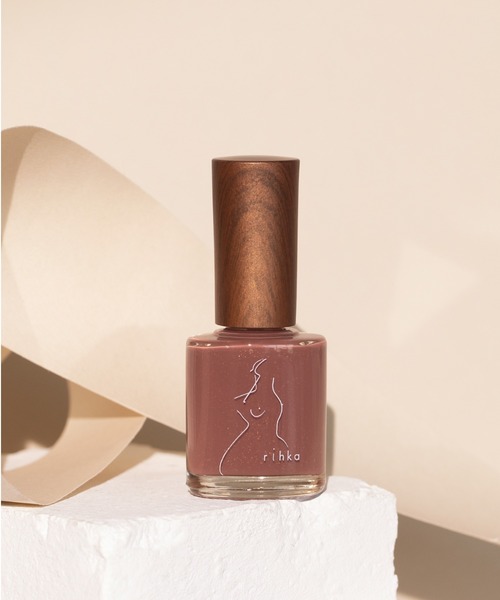 rihka（リーカ）の「nail polish（マニキュア/ジェルネイル・レディース・bare/bisous/blush/bon bon/calm/carob/celosia/chai tea/chaton/cinnamon/coussinet/dew/dove/etoile/gem/ginger/glow/key/la vie/lace/lens/levre/madeleine/melt/mere/mimosa/mint tea/neige d'ete/new day/peau/poppy/rihka/rose/serruria/shower/silk/sorbet a la violette/tan/sage/pur/amber/dimple/toffee/calin/mulled wine/whisker/lemon curd/uguisu・FREE）」の9枚目の写真