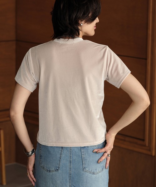 Mia (ミア)の「ベロアTシャツ(Tシャツ/カットソー・レディース・ベージュ/アイボリー/ブラック・FREE)」の9枚目の写真