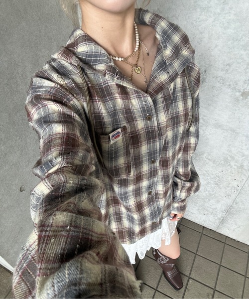 sedacle（セダクル）の「アソートフードシャツ（シャツ/ブラウス・メンズ・ベージュ/ブラック/カーキ/ボルドー・SMALL/MEDIUM/LARGE）」の2枚目の写真