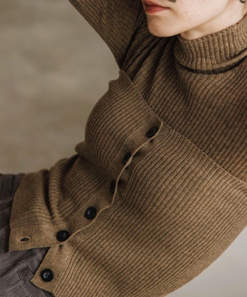 TENTO（テント）の「ビスチェ付 フレアカフスリブタートルニット（ニット/セーター・レディース・ブラウン/アイボリー/グレー/チャコールグレー・FREE）」の19枚目の写真