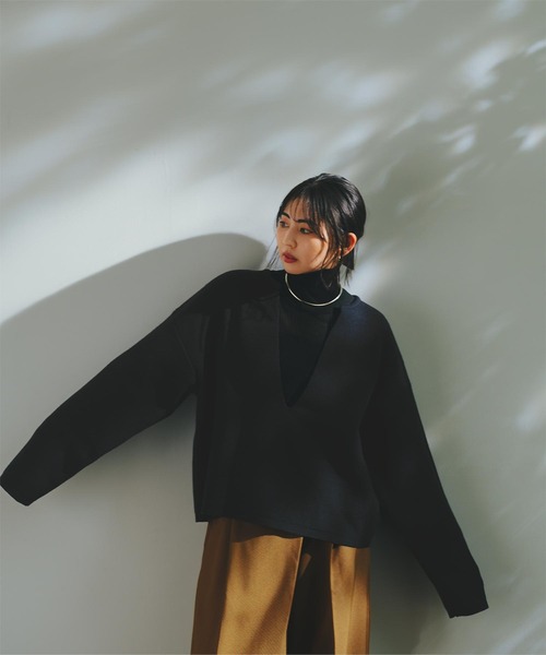 UR'S(ユアーズ)の「ディープキーネックワイドニット(ニット/セーター・レディース・ブラック/ネイビー/杢グレー・M/S/L)」の1枚目の写真