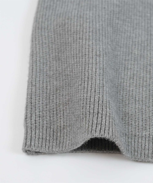 UR'S(ユアーズ)の「ディープキーネックワイドニット(ニット/セーター・レディース・ブラック/ネイビー/杢グレー・M/S/L)」の19枚目の写真