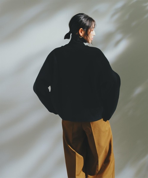 UR'S(ユアーズ)の「ディープキーネックワイドニット(ニット/セーター・レディース・ブラック/ネイビー/杢グレー・M/S/L)」の5枚目の写真