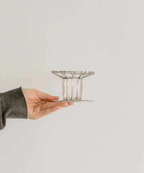 URBAN RESEARCH DOORS(アーバンリサーチドアーズ)の「KIKKERLAND コラプシブルコーヒードリッパー(キッチンツール・レディース・シルバー・-)」の7枚目の写真