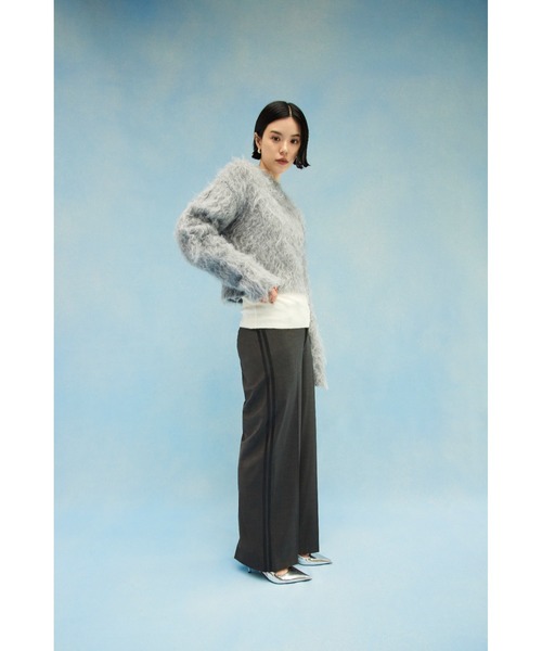 MIESROHE(ミースロエ)の「カールシャギーコンパクトニット(ニット/セーター・レディース・ライトベージュ/グレー/ピンク/チャコールグレー・FREE)」の3枚目の写真