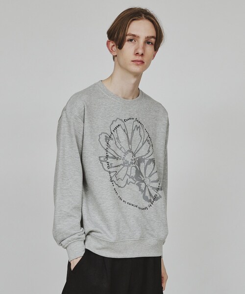 tk.TAKEO KIKUCHI（ティーケータケオキクチ）の「裏毛フラワースウェット（Tシャツ/カットソー・メンズ・チャコールグレー/ベージュ/グレー系4・02/03/04）」の2枚目の写真
