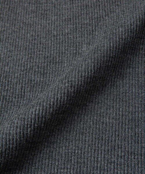 ADAM ET ROPE'(アダムエロペ)の「【公式サイト限定】【AURALEE(オーラリー)】 SUPER FINE WOOL HIGH GAUGE RIB KNIT TURTLE(ニット/セーター・レディース・レッド・1)」の11枚目の写真