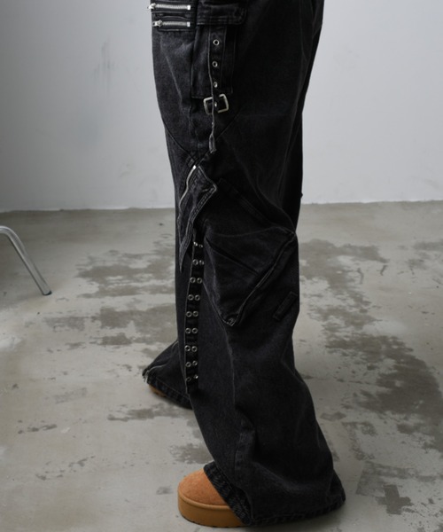 ARULE(アルール)の「A'GEM/9 × .kom 『ARULE/アルール』ハトメZIPデザイン カーゴデニムパンツ(デニムパンツ・レディース・ブラック・L/M)」の6枚目の写真