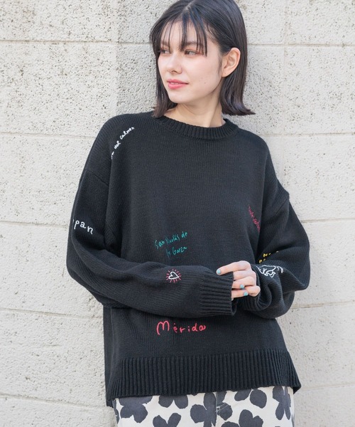 niko and（ニコアンド）の「モチーフ&レタリングニットプルオーバー